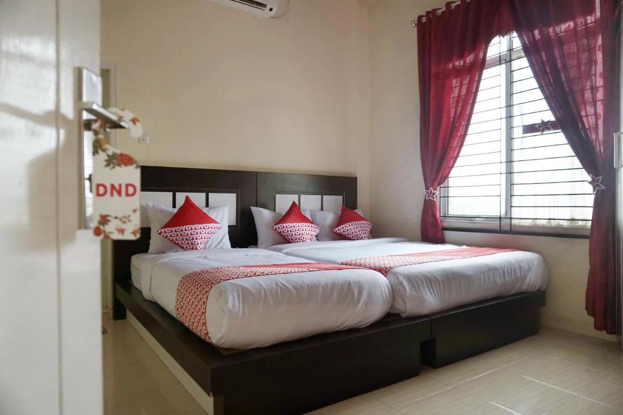 Oyo 1394 Rumaisa Homestay Syariah Pekanbaru Exterior foto