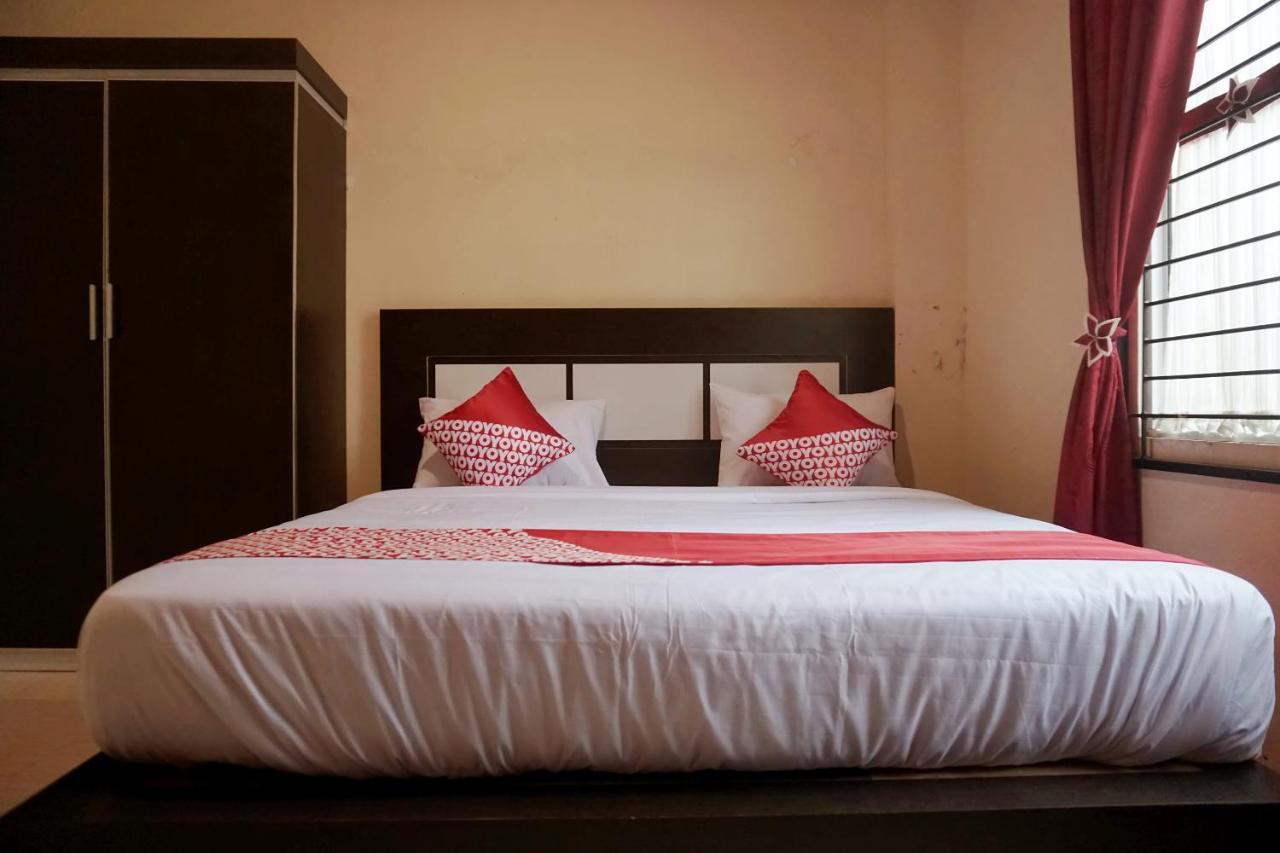 Oyo 1394 Rumaisa Homestay Syariah Pekanbaru Exterior foto